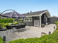 "Sjarlotte" - 100m from the Sea Hotels in Borkop
