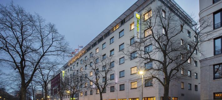Holiday Inn Express BERLIN CITY CENTRE by IHG Các khách sạn ở Berlin