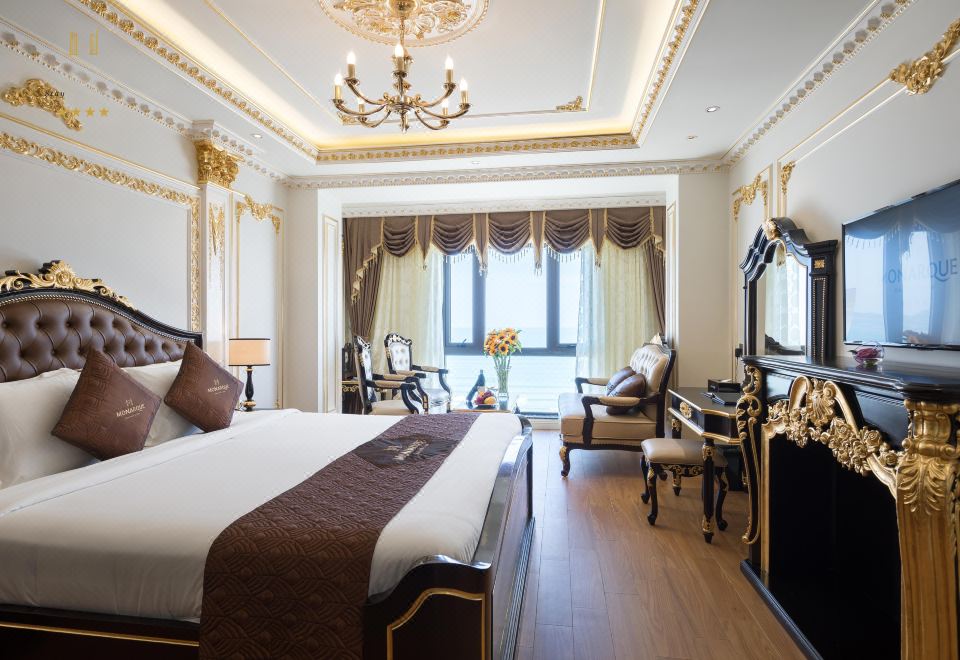 Monarque Hotel DanangOver view