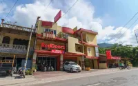 RedDoorz @ Sedayu 1 Parapat Hotels in Girsang Sipangan Bolon
