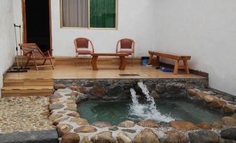 Shixing Hot Water Lake Hot Spring Leisure Farm