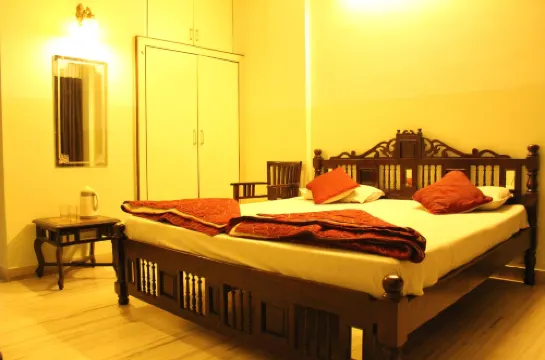 Hotel Chit Chat Palace