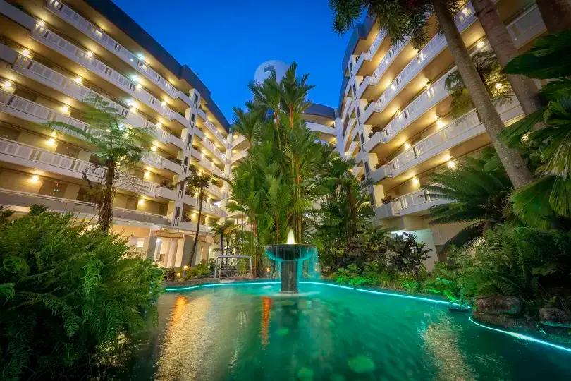 DoubleTree by Hilton Cairns