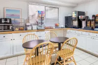 Super 8 by Wyndham Bishop - breakfast