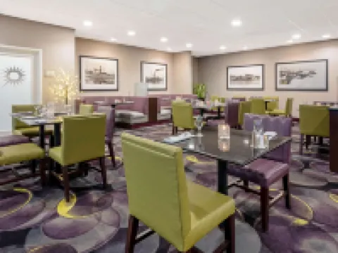 La Quinta Inn & Suites by Wyndham Tacoma - Seattle タコマのホテル