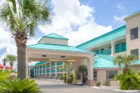 Days Inn by Wyndham Gulfport - Parking