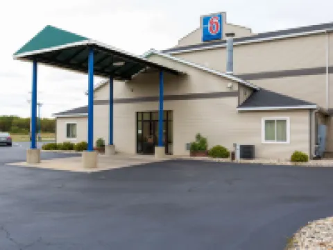 威斯康星巴拉布 - 德爾頓湖 6 號汽車旅館 索克縣酒店