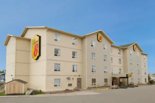 Super 8 by Wyndham Yellowknife - 3つ星