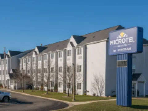 Microtel Inn & Suites by Wyndham Rochester North Mayo Clinic Hoteles en Rochester