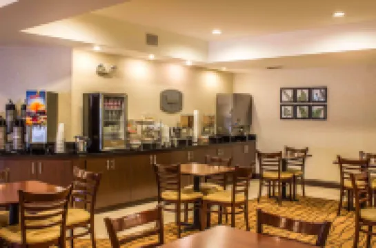 สลีปอินน์ สนามบินราเลห์ เดอรัม โรงแรมในเดอรัม