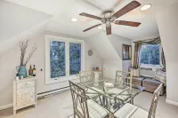 Cozy DIX Hills Apt w/ Deck ~ 7 Mi to Beach!