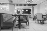 Embassy Suites by Hilton Louisville Downtown - bar