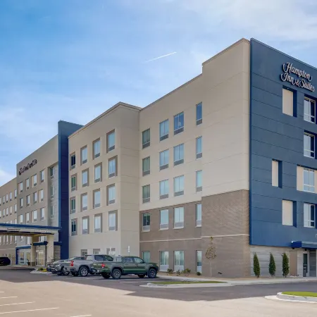 Hampton Inn and Suites Williamstown Ark Encounter