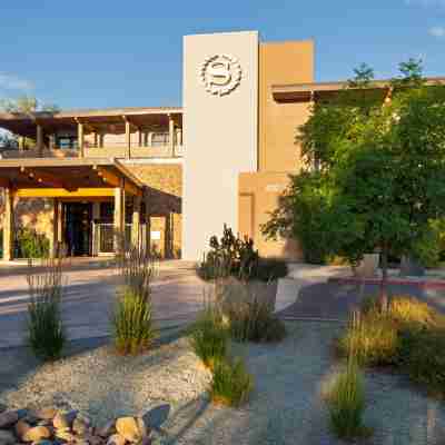 Sheraton Redding Hotel at the Sundial Bridge Hotel Exterior