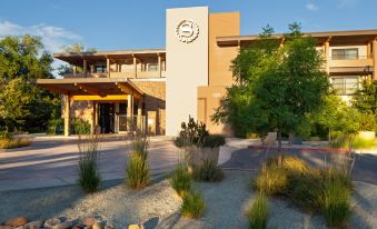 Sheraton Redding Hotel at the Sundial Bridge