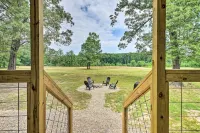 Broken Bow Cabin on 15 Acres w/ Stocked Fish Pond! - アパートメント