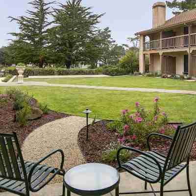 Half Moon Bay Lodge Hotel Exterior