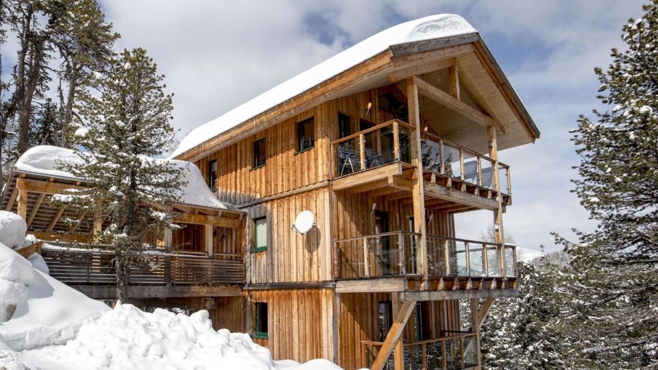 # 6 Mit IR-Sauna Und Sprudelwanne Innen