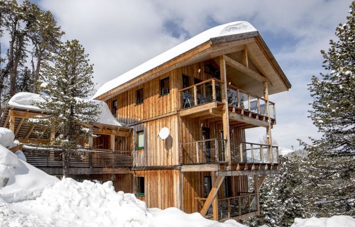# 6 Mit IR-Sauna Und Sprudelwanne Innen