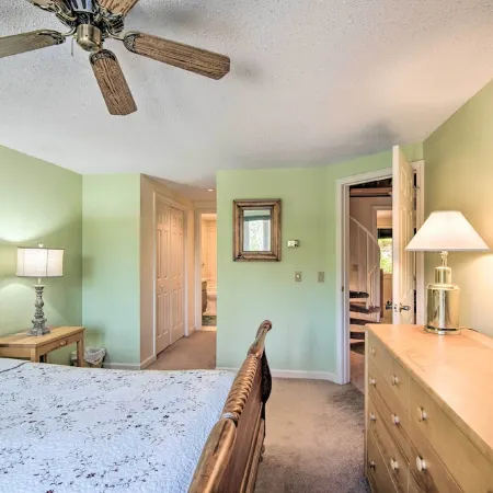 Charming Jackson Mountain Retreat on Golf Course!
