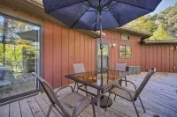 Pet-Friendly Cabin - 1 Mi from Fontana Lake! - balcony