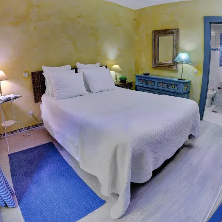 Independent Apartment n 4  in an Old Mansion Located by the Mouth of Douro River