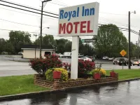 Royal Inn Motel - parking