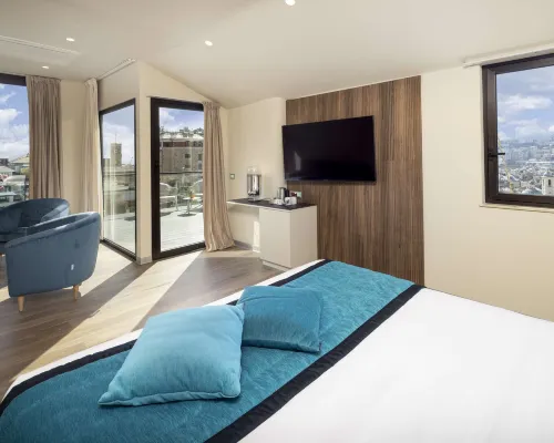 Best Western Plus City Hotel Hotel berhampiran Palazzo Grimaldi della Meridiana