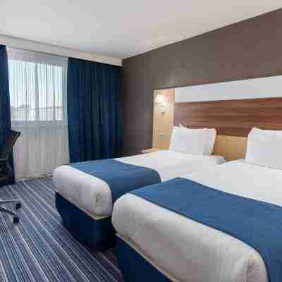 Holiday Inn Express LEIGH - SPORTS VILLAGE by IHG Rooms