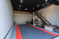 ガレージハウスホテル　ISHIUCHI 　BASE(無人チェックインシステム採用)／民泊