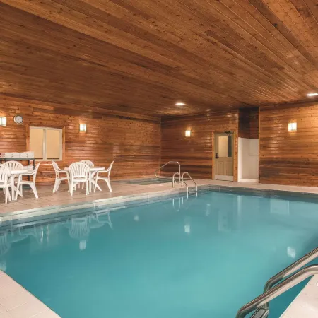 Country Inn & Suites by Radisson, Dakota Dunes, SD