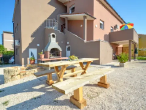 B&B Hotels in Opcina Liznjan
