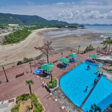 Ilmare Byeonsan Resort Отели рядом с достопримечательностью «Аквапарк Byeonsan Aqua World»
