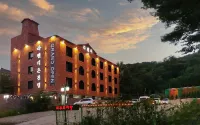 Hwaseong Wolmun Lavender Onchen Hotel Hotels in 