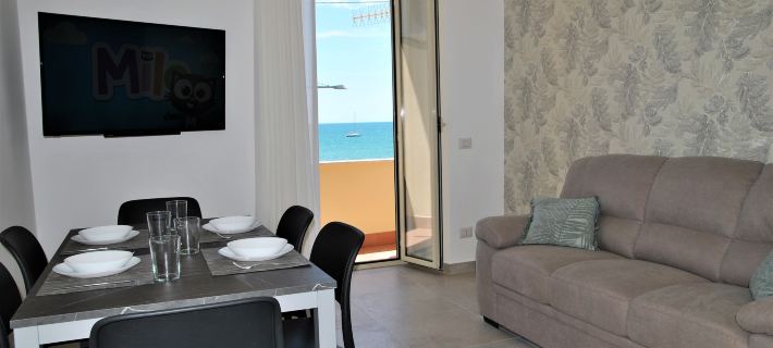 Sea Breeze Seafront Flat Ξενοδοχεία στην πόλη Φόρμια