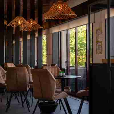 AquaHotel Dining/Meeting Rooms