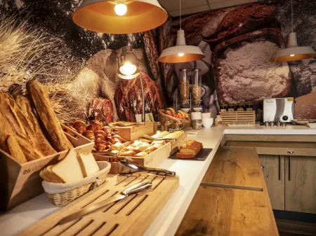 Ibis Carcassonne Centre la Cité Отели в г. Каркасон