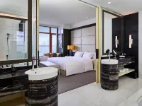 Banyan Tree Tianjin Riverside - balcony
