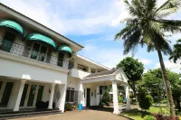 Villa Sri Manganti Hotels in Cibubur