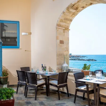 Captain's House Hotel Suites & Apartments