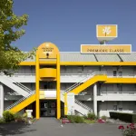 Premiere Classe Lille - Villeneuve d'Ascq - Stade Pierre Mauroy Hotels in Lesquin