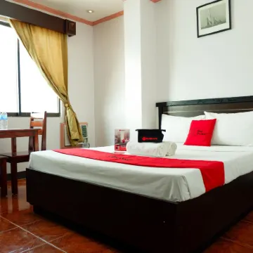 RedDoorz near Maribago Barangay Hall Hotels near San Vicente Marine Sanctuary