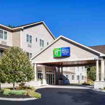 Holiday Inn Express & Suites Hampton South-Seabrook Hotel Exterior