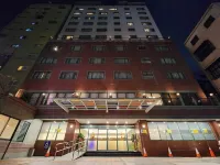Shihzuwan Hotel (Kaohsiung Station) Hotels near Cijin Ferry Station