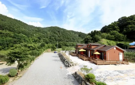 Gongju Sopung Pension Отели рядом с достопримечательностью «Magoksa Temple»