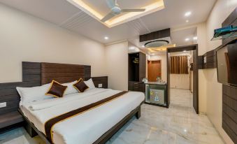 Hotel Aatithya Satkar Near Mahalaxmi Temple