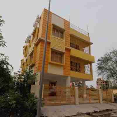 Collection O Yellow Rose Hotel Exterior