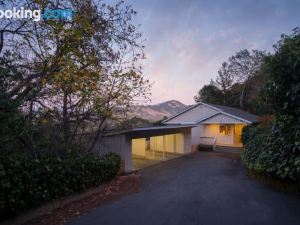 Vino Blanco by AvantStay Private Wine Country Home w Mtn Views Deck