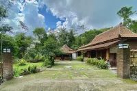 TwoSpaces Living at Pondok Pakde, Jogja - Pensions