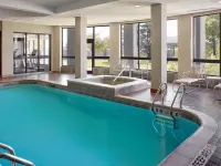 Courtyard Mississauga-Airport Corporate Centre West Hotels near Lakeview